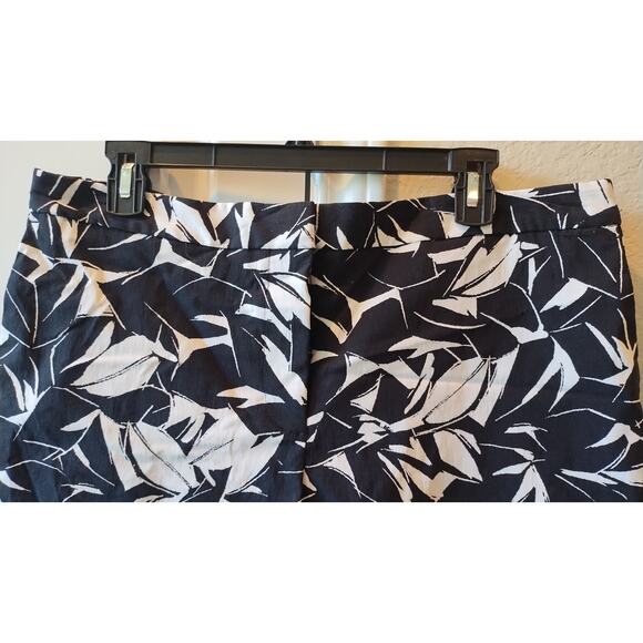 NWT Mario Serrani Italy Comfort Stretch Control non-denim Bermuda Shorts Sz 12 - Picture 2 of 13